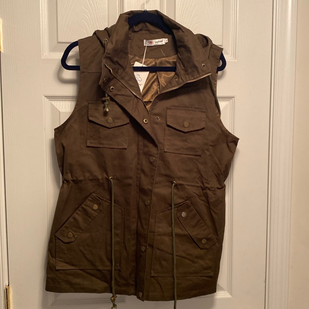 Brand New BBX Lephsnt Hooded Vest…size L